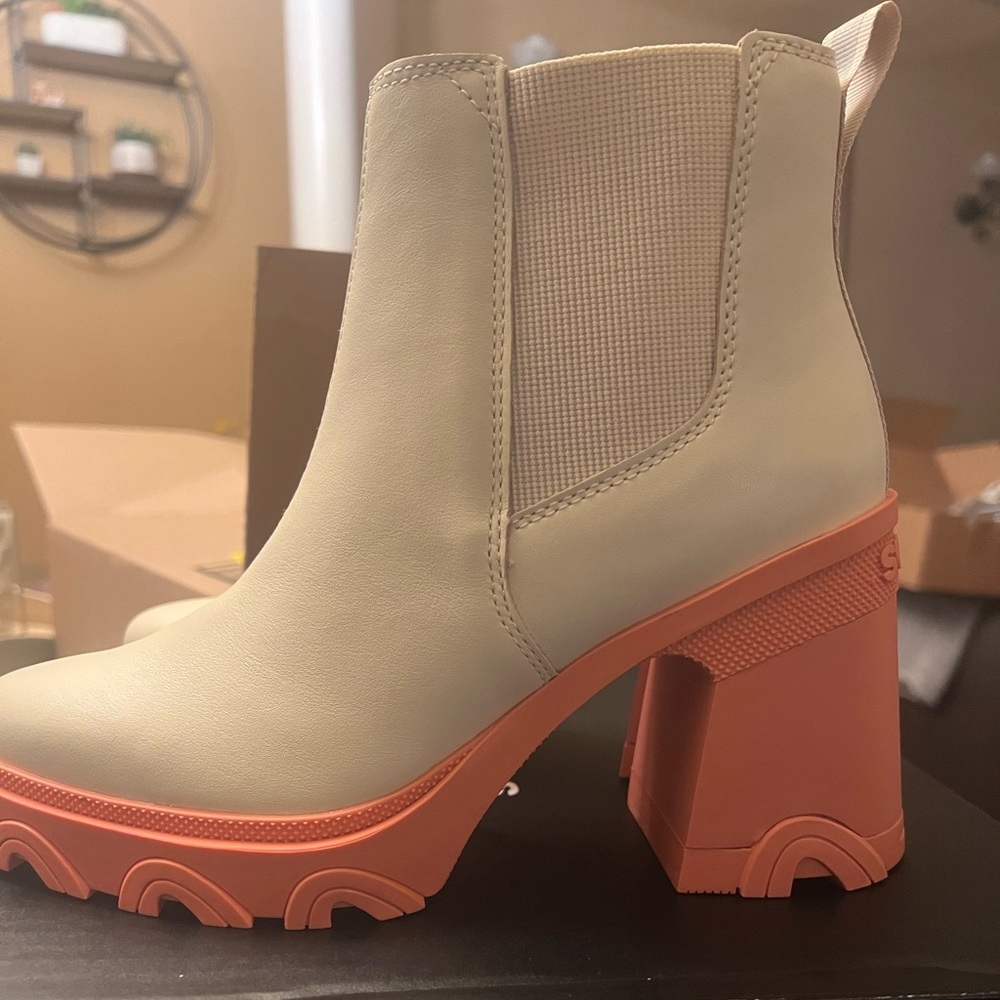 SOREL Women's Natural Brex Heel Chelsea Boots